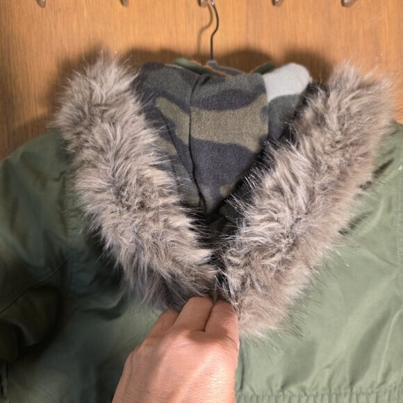 Carter’s Baby Boys Faux Fur Hooded Parka Winter Coat Green Boys Size 8 - Picture 3 of 9